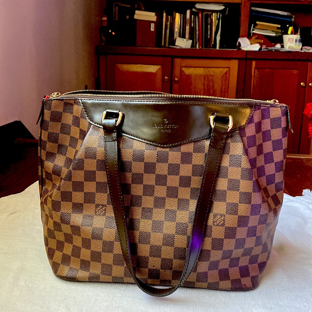 LOUIS VUITTON PARIS PURSE